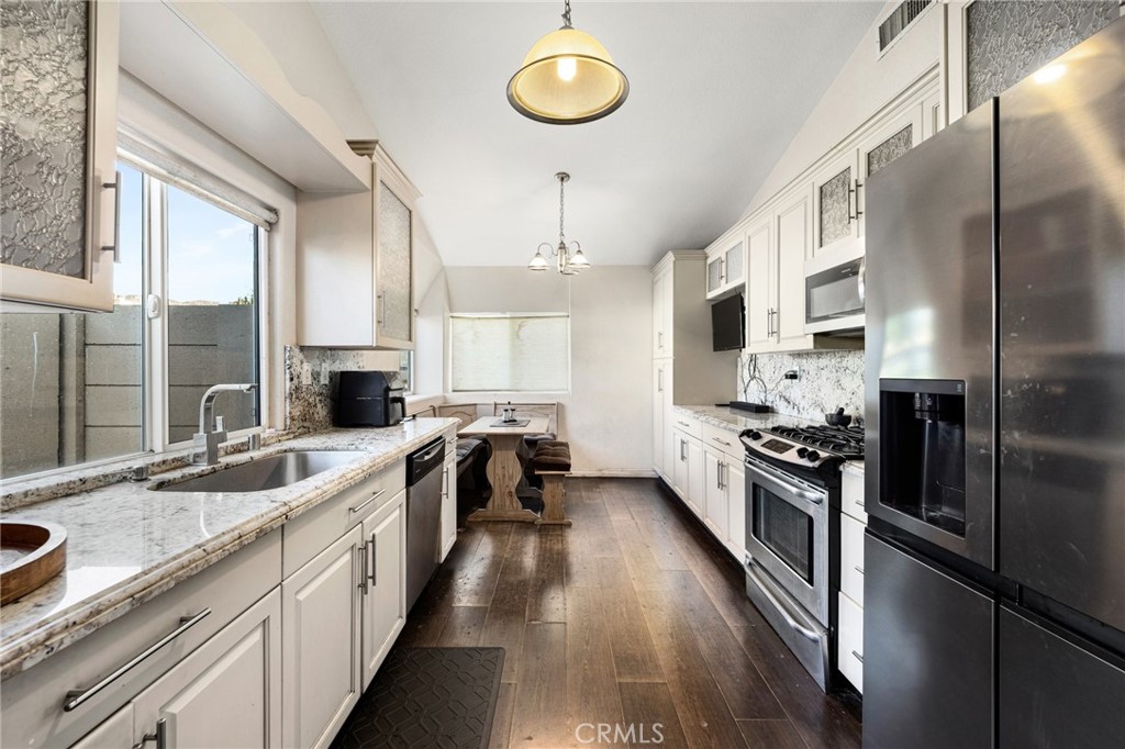 Photo 8 of 25 of 5646 E Los Angeles Avenue townhome