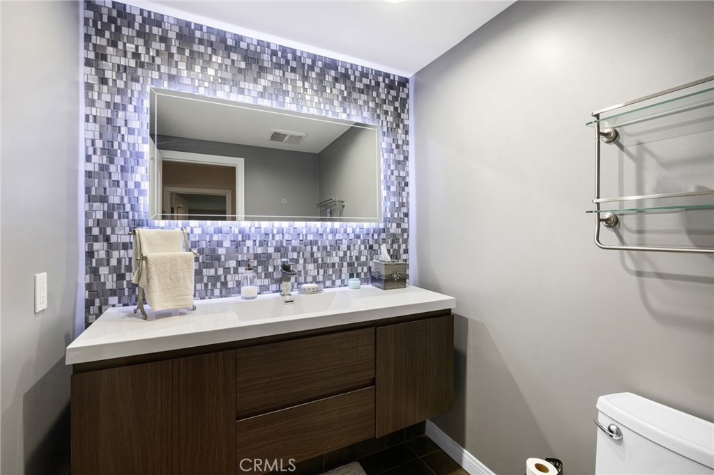 Photo 10 of 25 of 5646 E Los Angeles Avenue townhome