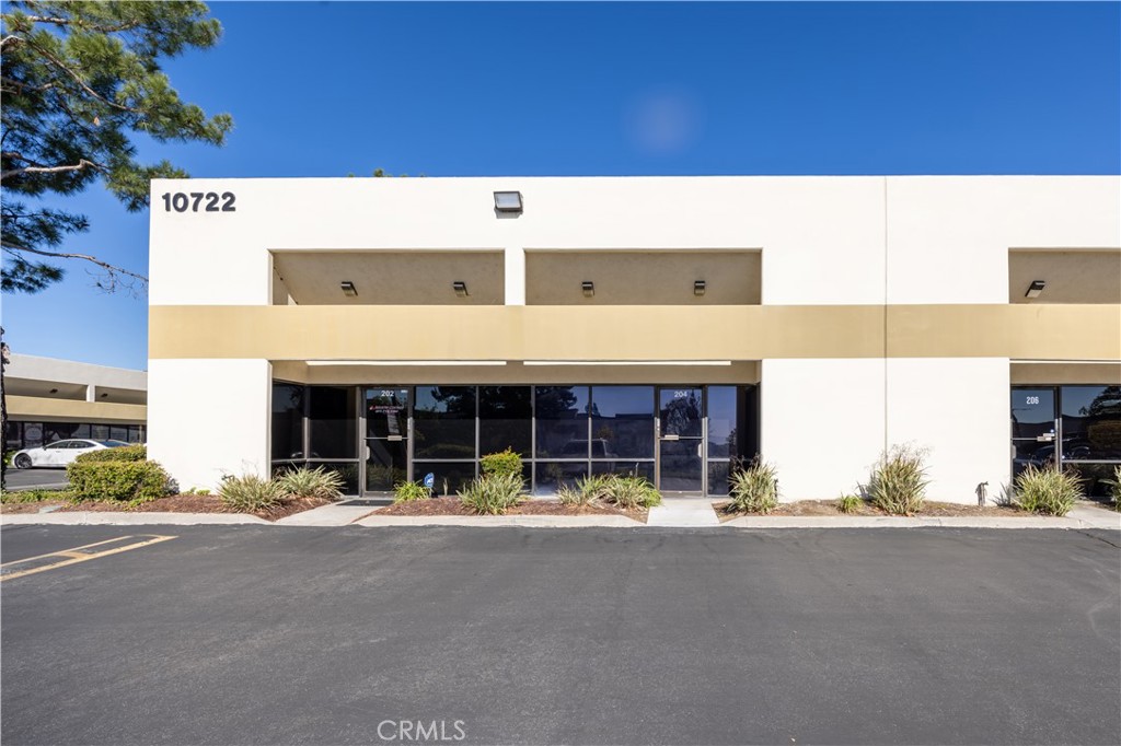 Office/Industrial condo unit approximately 1,200 sq. ft. located at Arrow Business Condominium, with frontage facing Arrow Route. The unit includes a private restroom and kitchenette, as well as a roll-up door at the back with a storage area. Recently remodeled, featuring a modern bathroom and kitchen/break area. The complex is in a great location on Arrow Route, close to Haven City Market and centrally positioned between the 210, 10, and 15 freeways. The unit comes with 2 parking spaces, plus visitor parking.