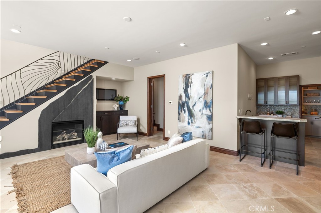 4308 The Strand