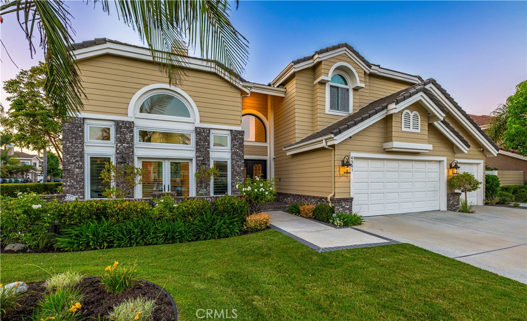 6561 Horseshoe Lane