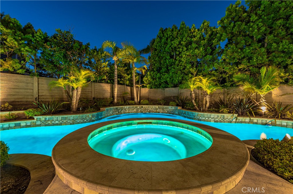 6561 Horseshoe Lane