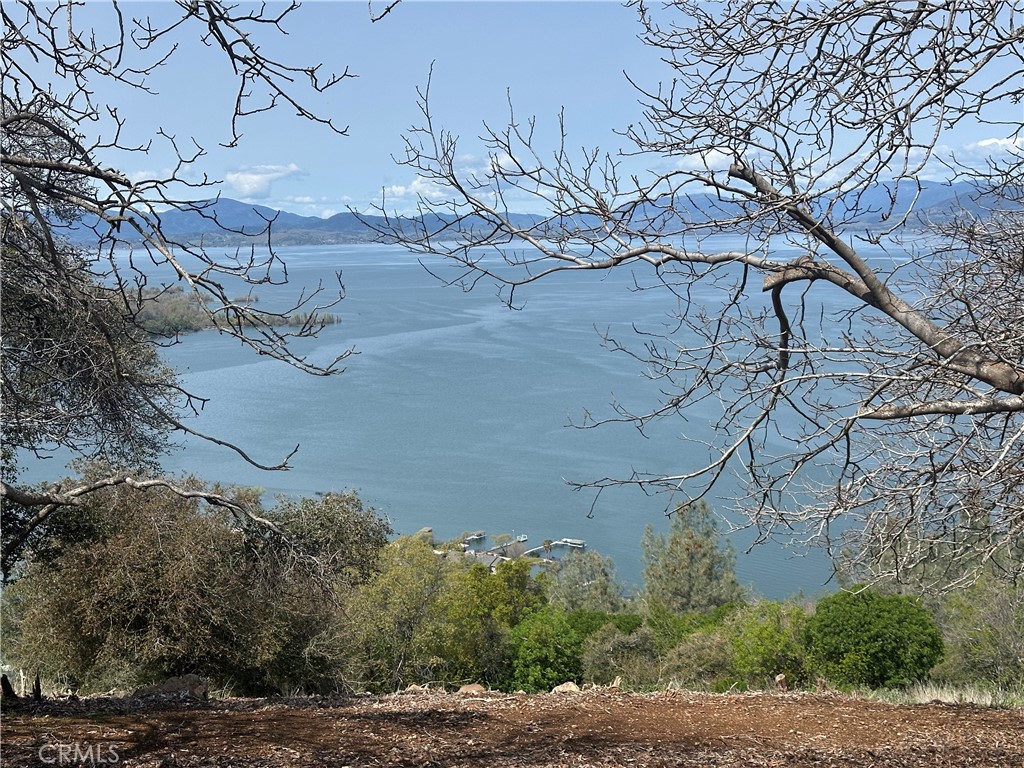 Lake Living Done Right! Stunning views, a peaceful setting, and the lifestyle you deserve await in this build-ready lot in Riviera Heights. HOA included Marina, Pool, and hiking trails. Enjoy boating, BBQs, and so much more. Whether it’s weekends or forever, this is the place to be.