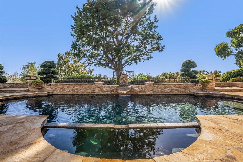 listing image 130728652240473535283