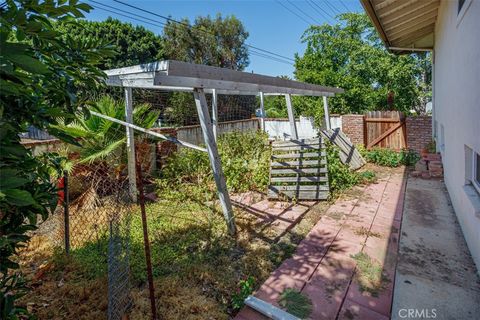 A home in North Tustin