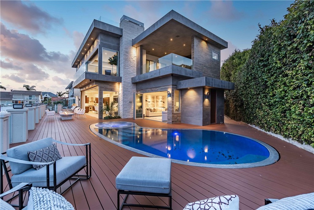 Admiralty Island (HADM) - Residential