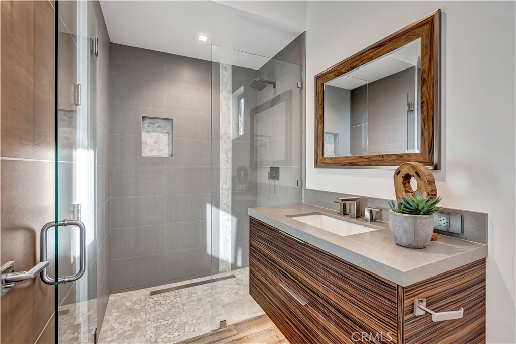 Admiralty Island (HADM) - Residential