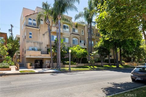 A home in Studio City