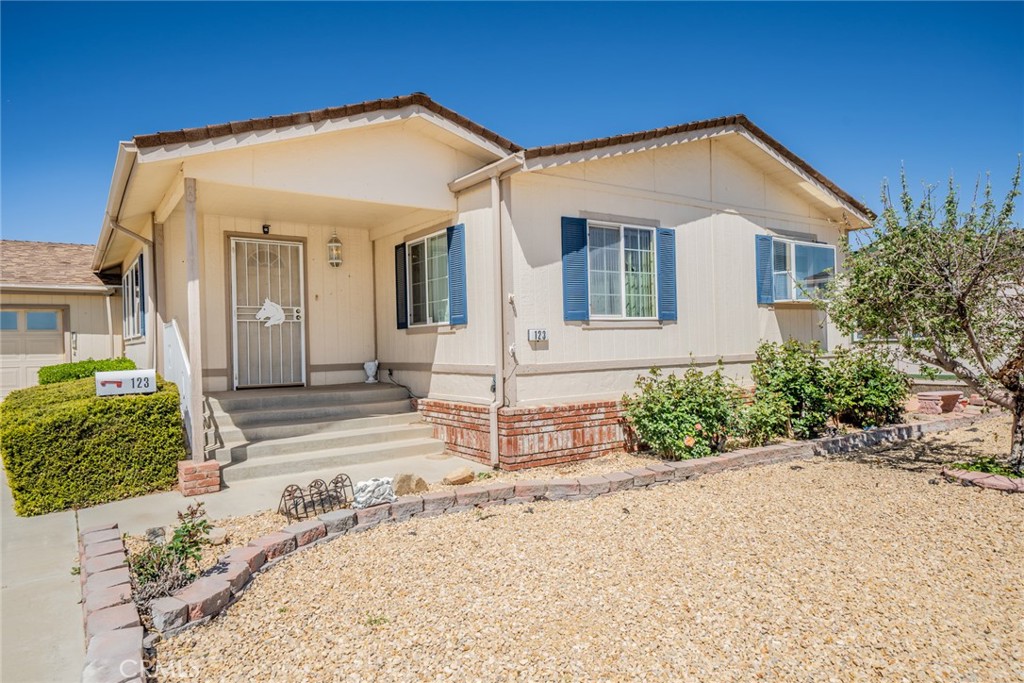 View Apple Valley, CA 92308 mobile home