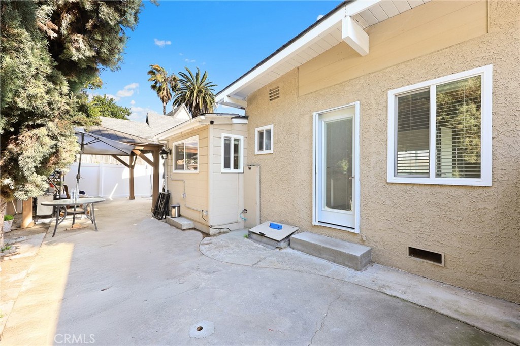 409 Los Higos Street