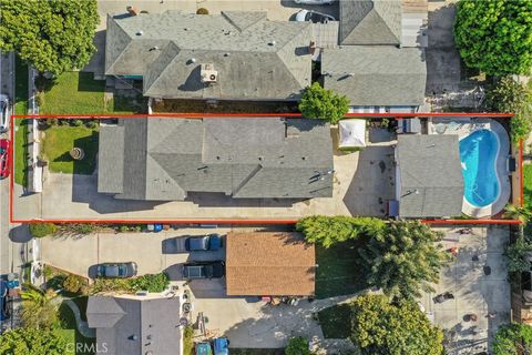 A home in El Monte