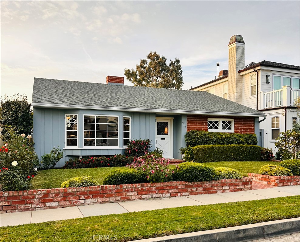 Corona del Mar North of PCH (CNHW) - Residential