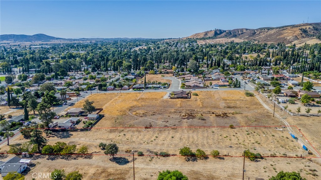 Solera (SLRA) - Land