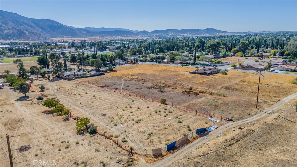 Solera (SLRA) - Land