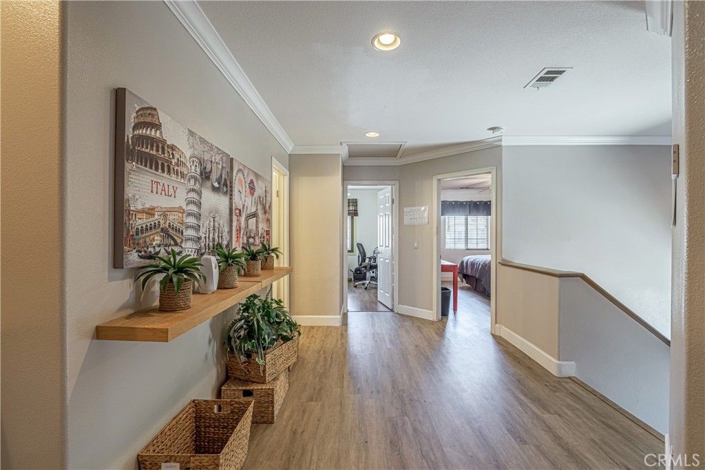 listing image 130729379230244370211