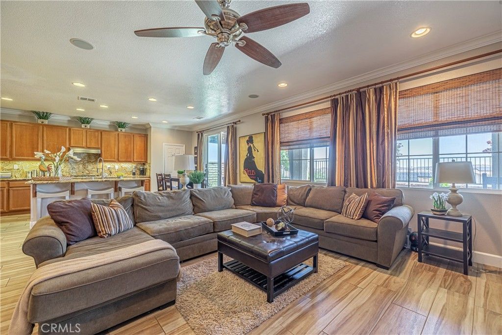 listing image 130727897571742619407