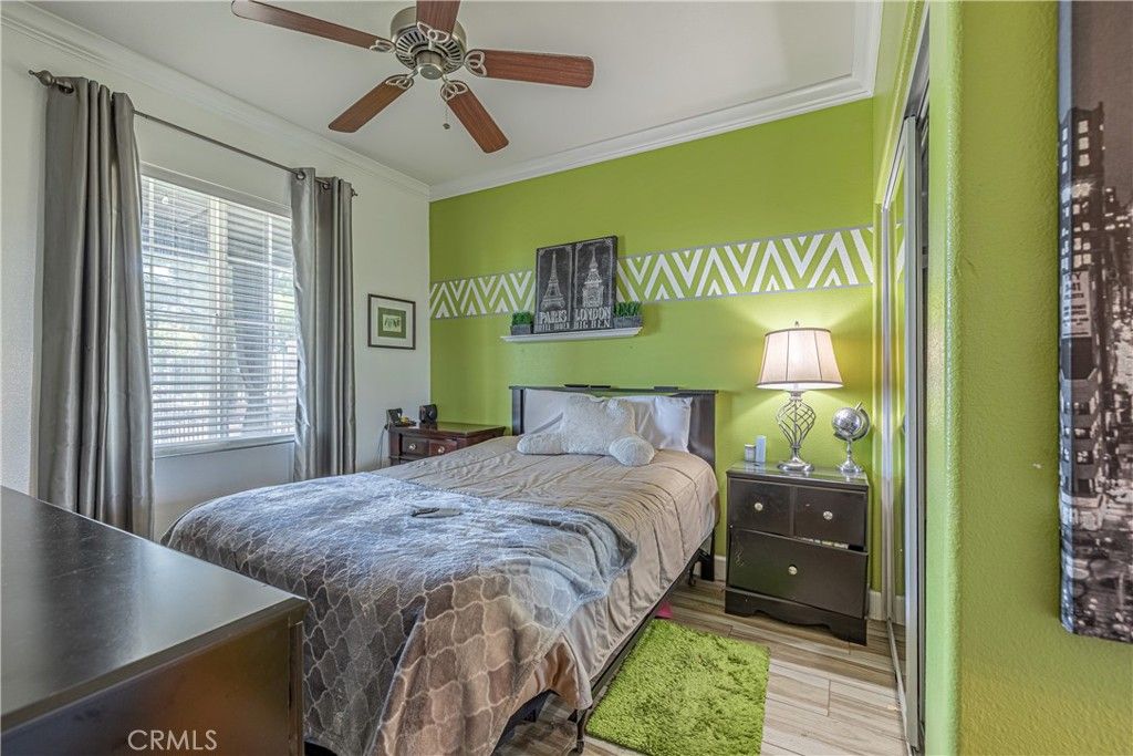 listing image 130728698879788649217
