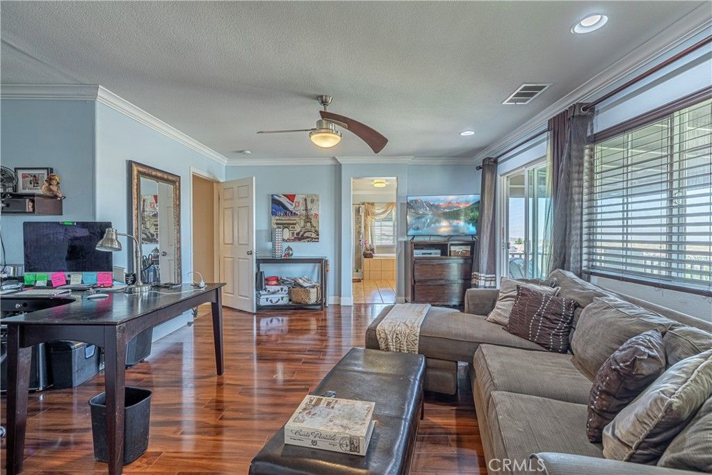 listing image 130724313160661607714