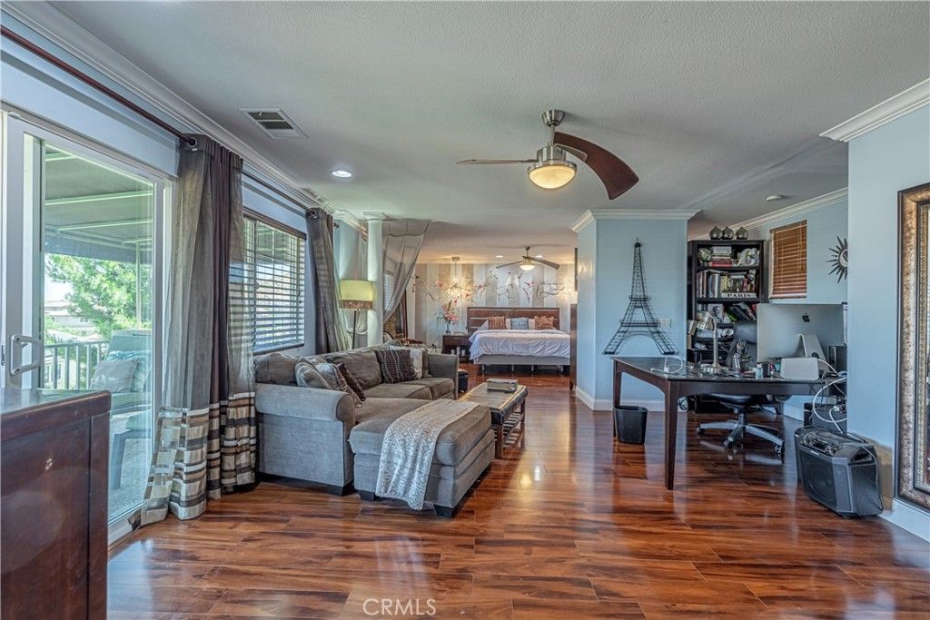 listing image 130726586832810569338