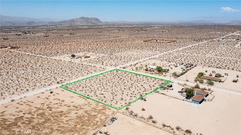 Photo of 62826 Moonlight Mesa Street, Joshua Tree, CA 92252 (MLS # IV25071875)