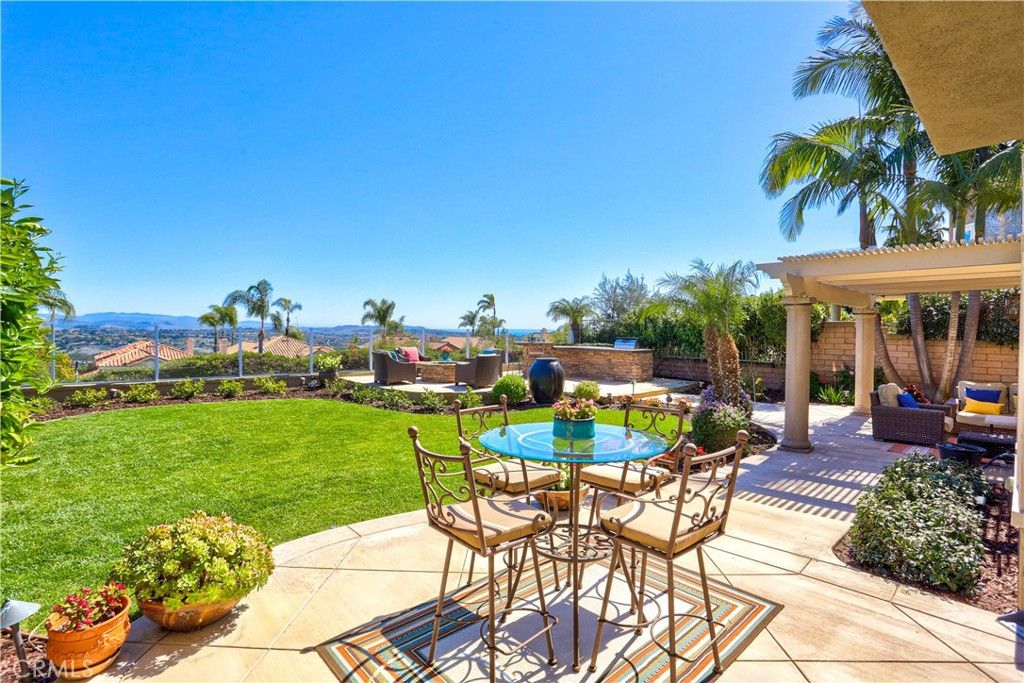 listing image 130729721540432017835