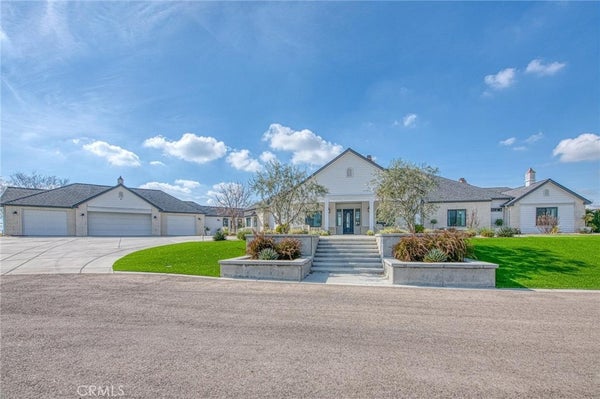 18300 WATTS VALLEY RD, SANGER, CA 93657 - Image 825d50a1bb4446422f0ad5fb97a56684/495417536