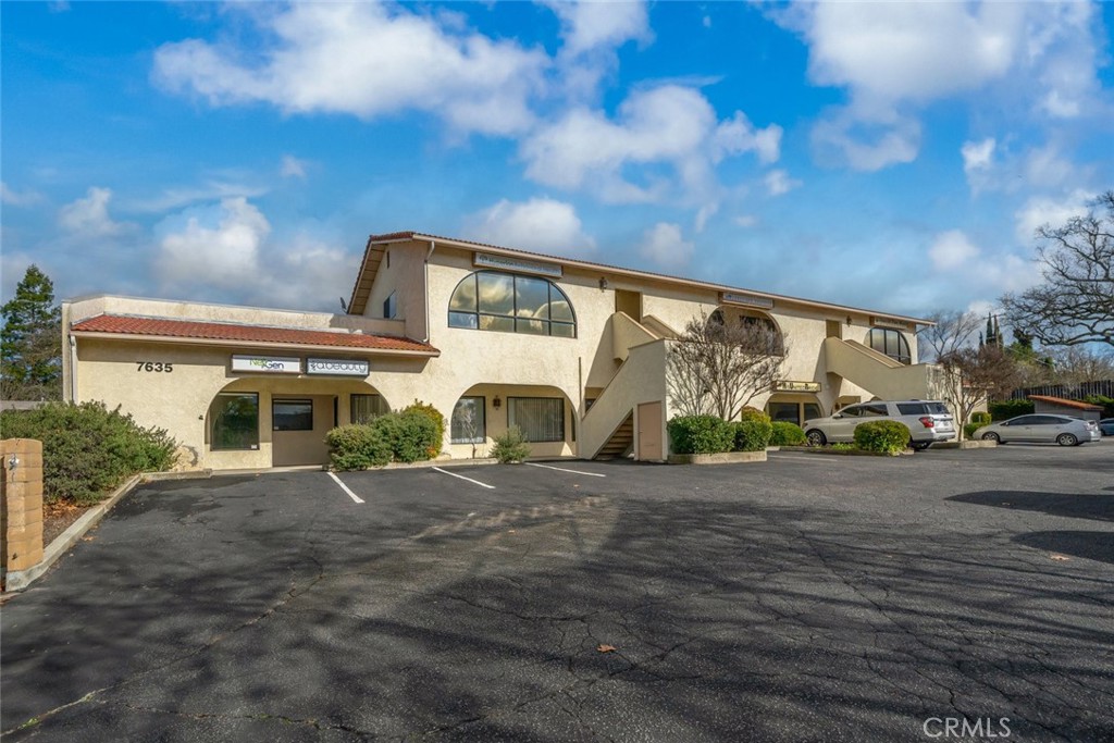 +/- 916 sf upstairs office on El Camino Real. Reception area, small work area, 2 private offices and restroom. Plenty of parking. Asking $1.25 per SF gross per month.