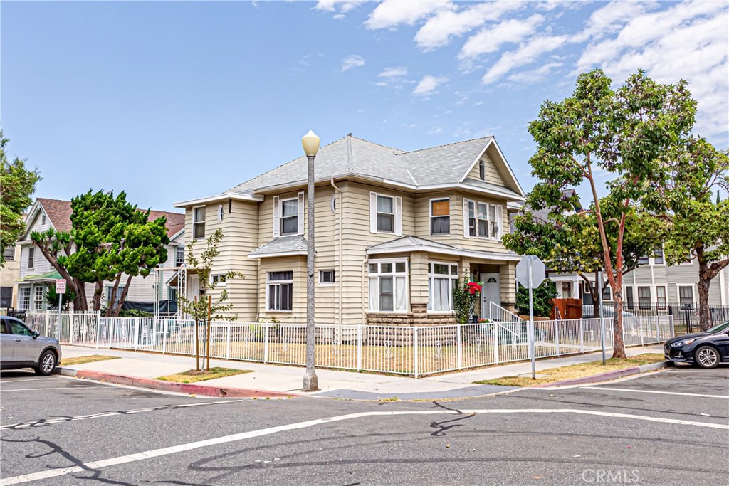 405 W 9th Street