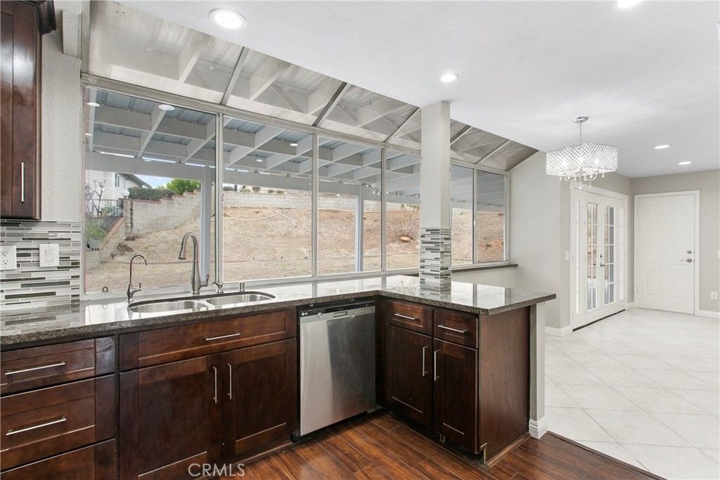 listing image 130721906621391230018