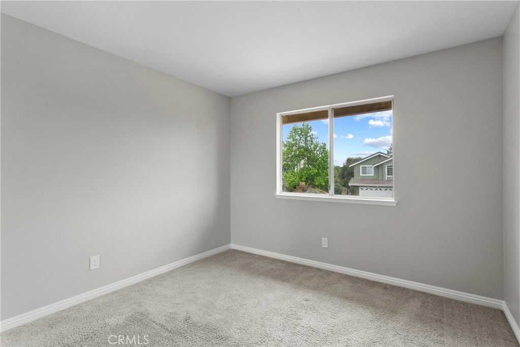 listing image 130721813679892438156
