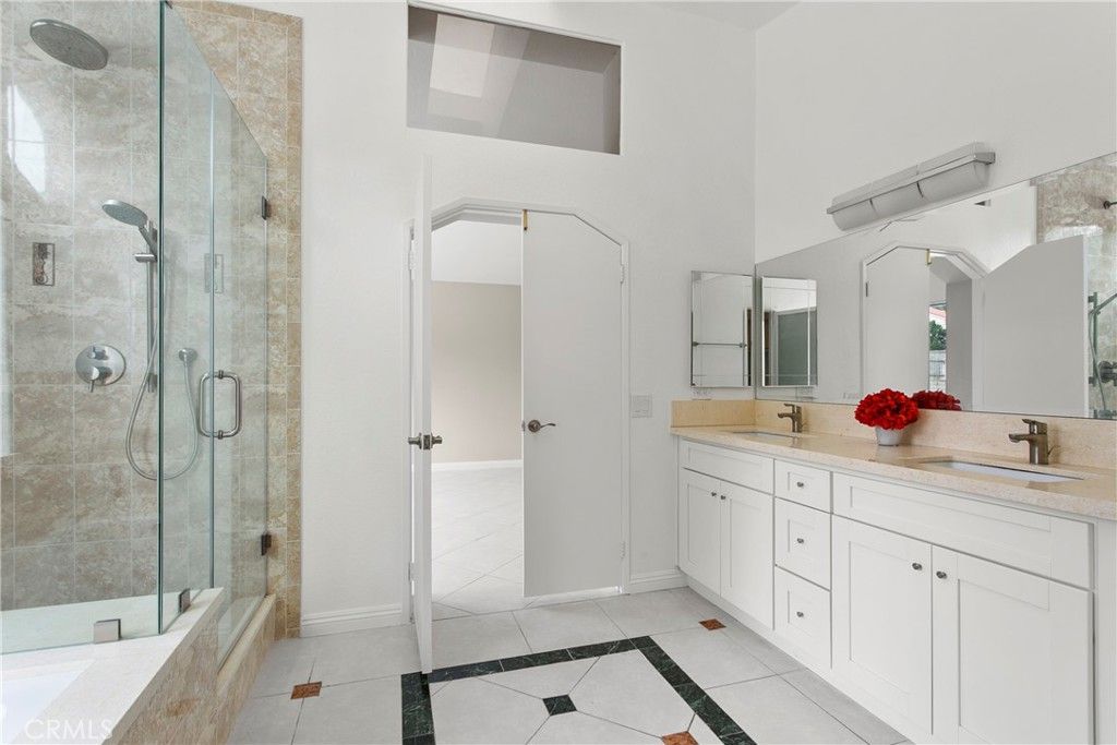 listing image 130729020332367722752