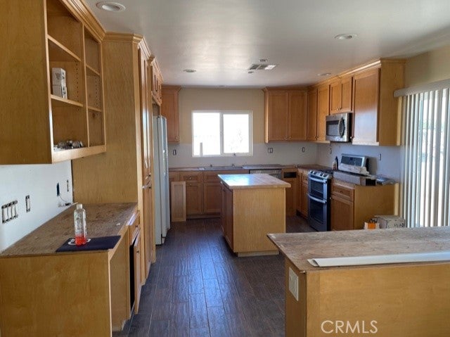 10645 E Avenue R12