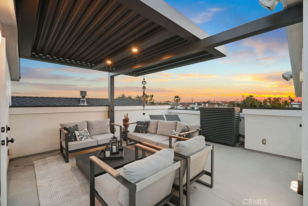 Corona del Mar South of PCH (CDMS) - Residential