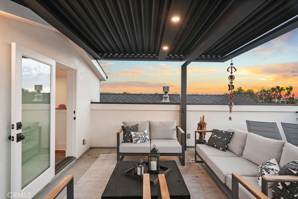 Corona del Mar South of PCH (CDMS) - Residential