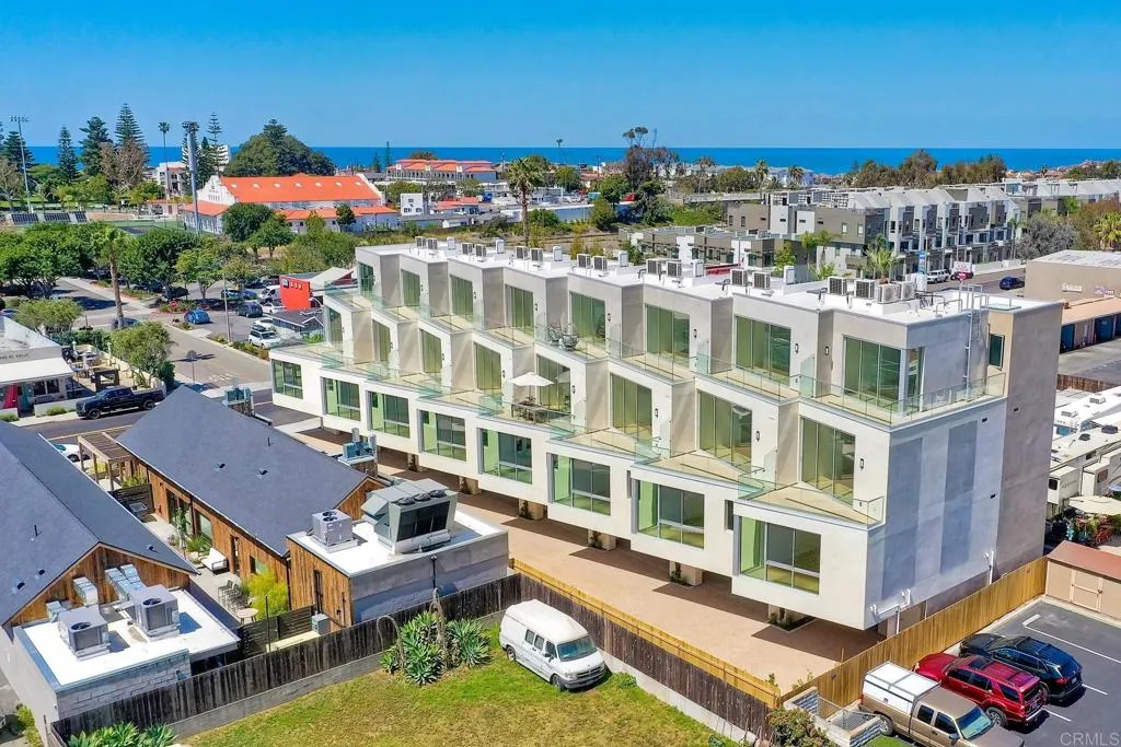 Carlsbad, California 92008, United States, 3 Bedrooms Bedrooms, ,4 BathroomsBathrooms,Residential,Contingent,154441