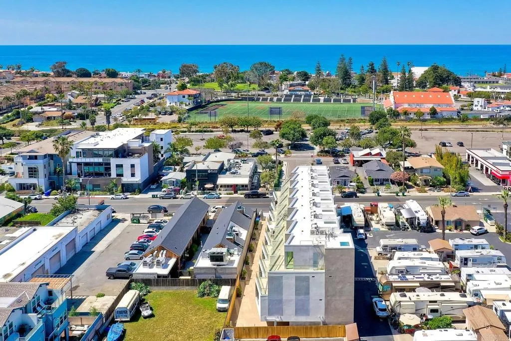 Carlsbad, California 92008, United States, 3 Bedrooms Bedrooms, ,4 BathroomsBathrooms,Residential,Contingent,154441