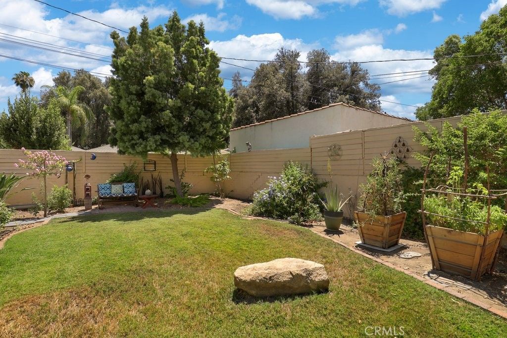 listing image 130720588835732359383