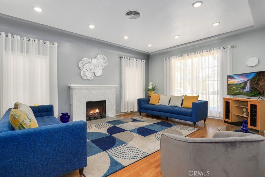 listing image 130721552237588661192