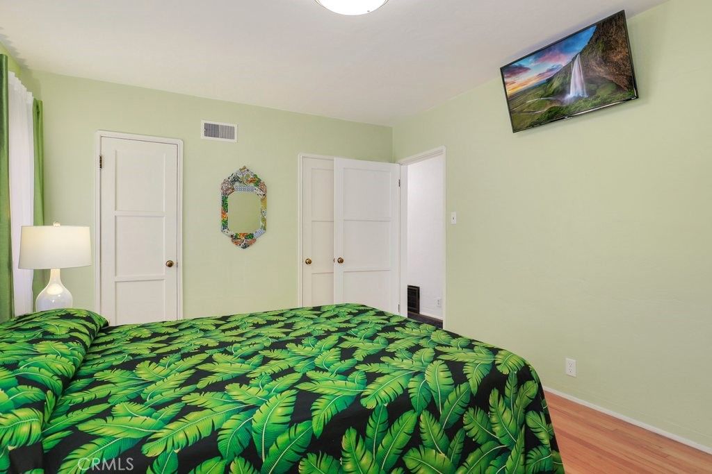listing image 130725425991087428715