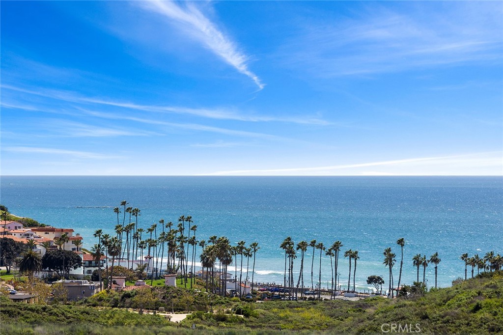 ,Sea Summit - Residential