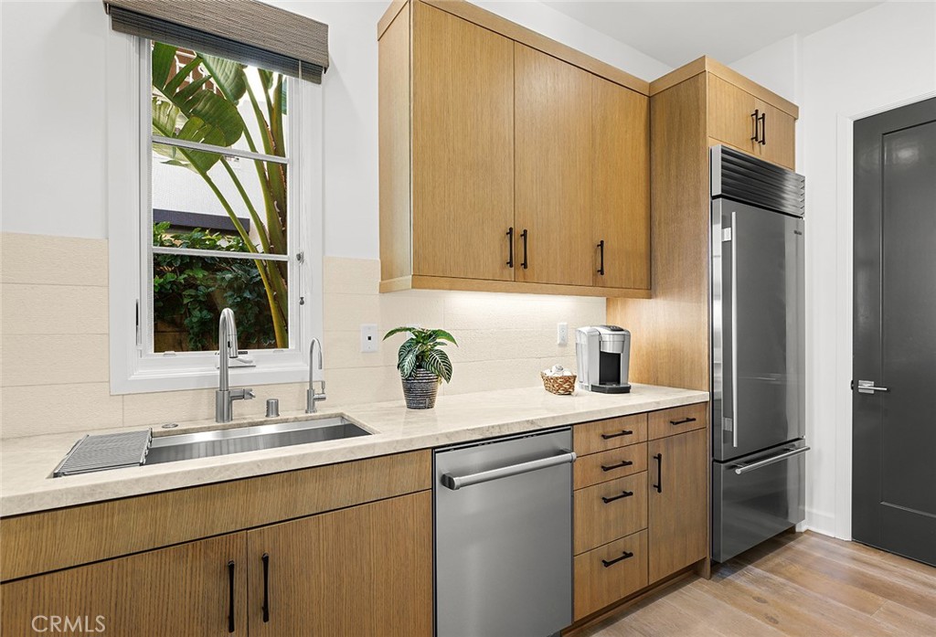 ,Sea Summit - Residential