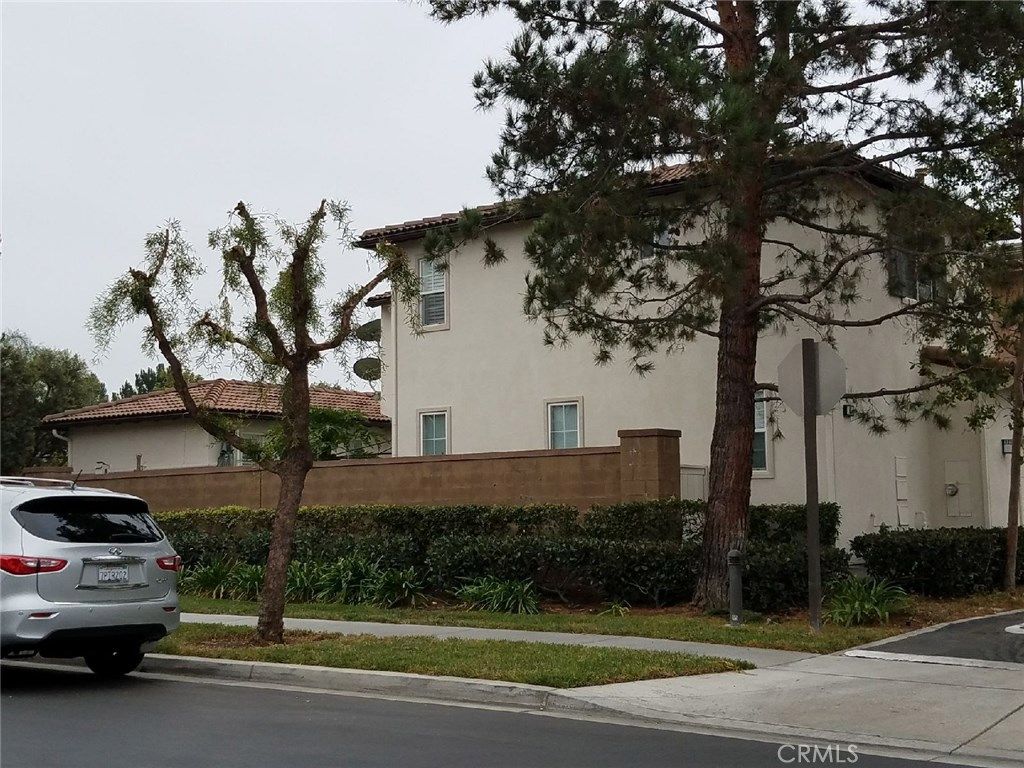 listing image 130727544855151576665