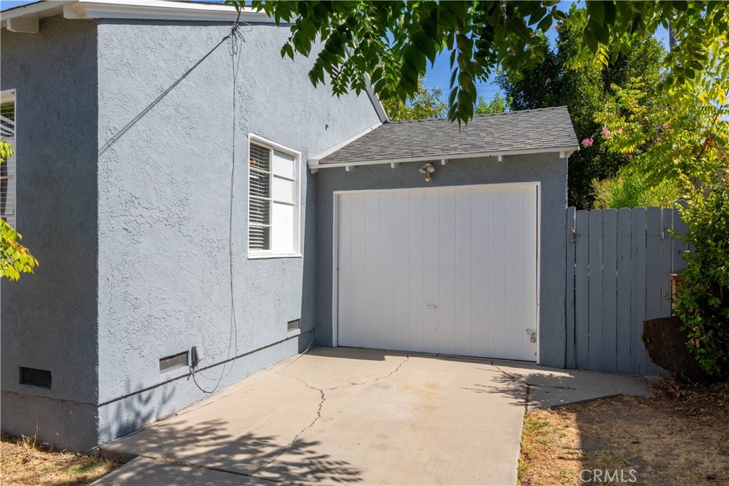 5944 Lasaine Avenue