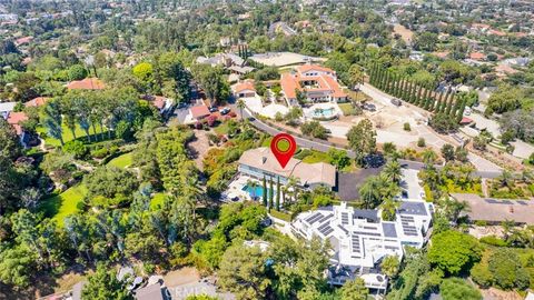 A home in North Tustin