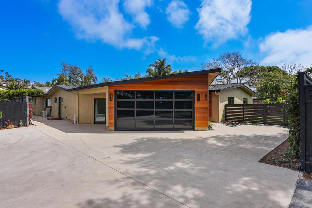 808 Seabright Lane