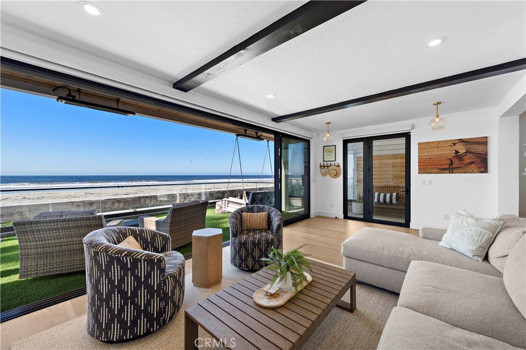 3281 Ocean Front Walk