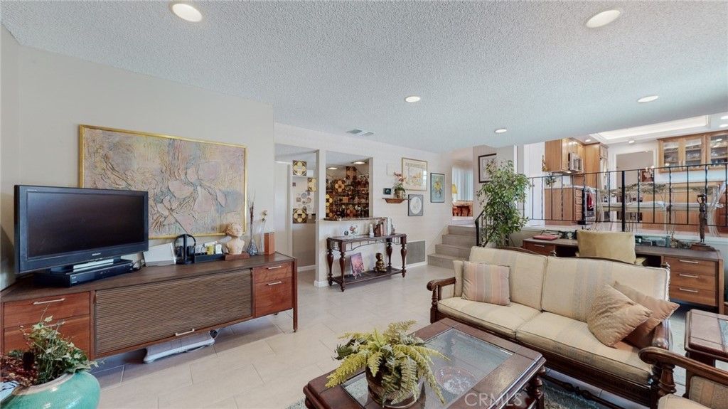 listing image 130722900020344543075