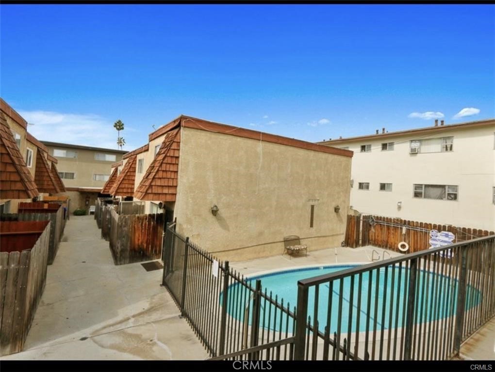 Photo 8 of 8 of 919 N Inglewood Avenue 16 condo
