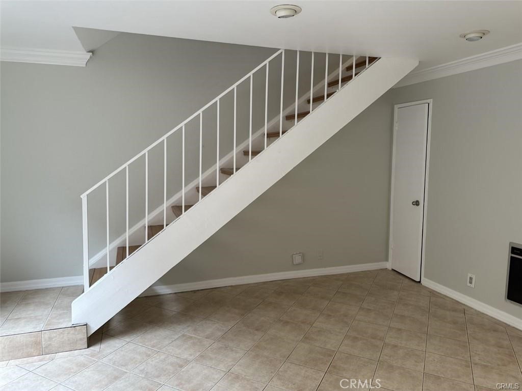 Photo 2 of 8 of 919 N Inglewood Avenue 16 condo