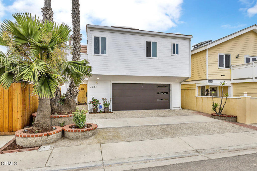 View Oxnard, CA 93035 house